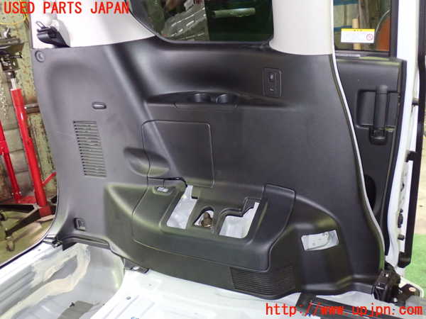 1UPJ-9229827680]セレナ(GFC27)左リアピラートリム 中古_3