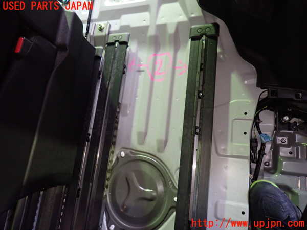 1UPJ-9229827497]セレナ(GFC27)シートレール②2 中古_2
