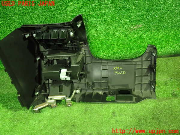 1UPJ-9229827693]セレナ(GFC27)内装トリム類3 中古_3