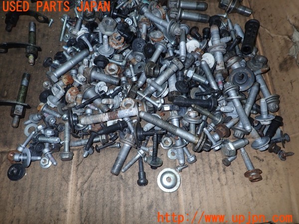 3UPJ=9229850720]マセラティ ギブリ(MG30B M157)ネジ・ナット・ステー類 ジャンク_5