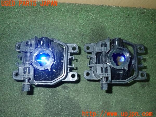 3UPJ=9229880558]レヴォーグ 2.0STIスポーツアイサイト(VMG C型)IPF 9891 フォグランプ H8 中古_4