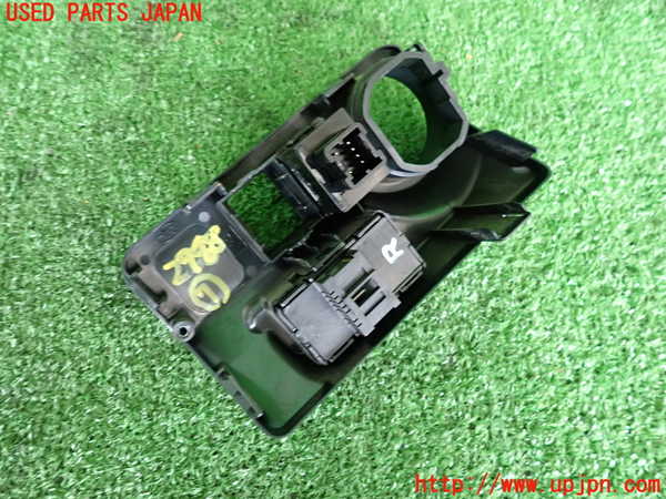 2UPJ-9229886312]レヴォーグ(VMG)スイッチ7 (シート) 中古_2
