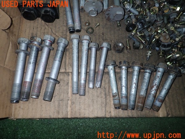 3UPJ=9229900720]ランクル100(UZJ100W)前期 ネジ・ナット・ステー類 セット ジャンク_3
