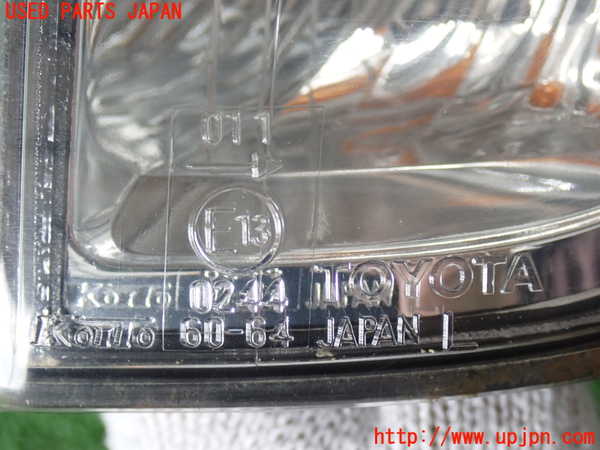 2UPJ-9229901152]ランクル100系(UZJ100W)左コーナーランプ 【ジャンク品】 中古_2