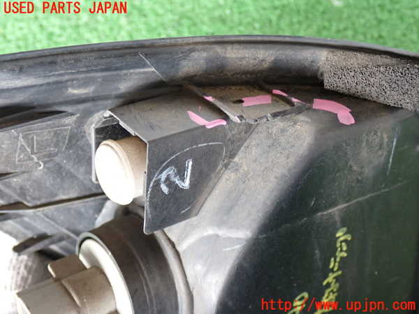 2UPJ-9229901152]ランクル100系(UZJ100W)左コーナーランプ 【ジャンク品】 中古_3