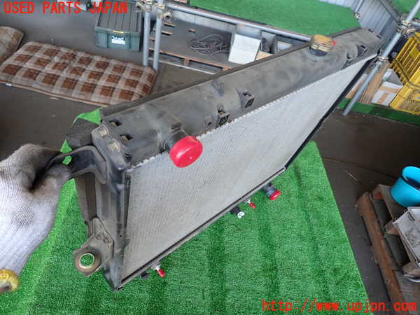 2UPJ-9229902321]ランクル100系(UZJ100W)ラジエーター1 中古_2