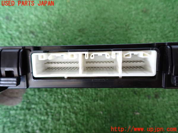 2UPJ-9229906146]ランクル100系(UZJ100W)コンピューター1 (インストルメントパネル コントローラー＆ジャンクション) 中古_2