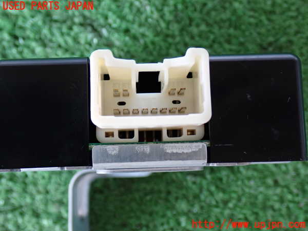 2UPJ-9229906148]ランクル100系(UZJ100W)コンピューター3 (ドアコントロールレシーバー) 中古_2