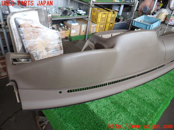 2UPJ-9229907505]ランクル100系(UZJ100W)ダッシュボード 中古_3