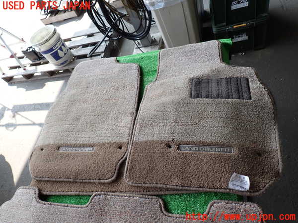 2UPJ-9229907800]ランクル100系(UZJ100W)フロアマット 中古_2