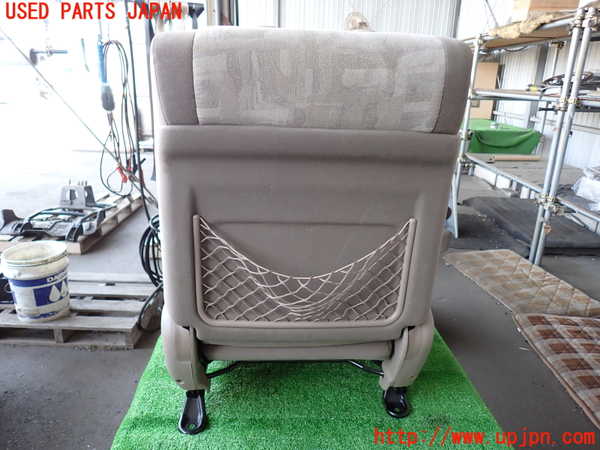 2UPJ-9229907035]ランクル100系(UZJ100W)運転席シート 中古_3