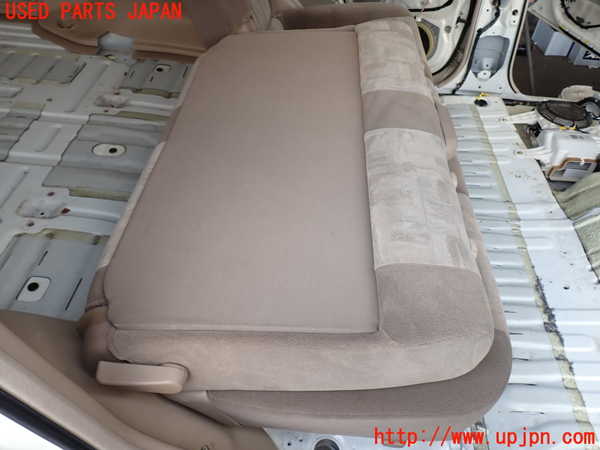 2UPJ-9229907145]ランクル100系(UZJ100W)右2列目シート 中古_4