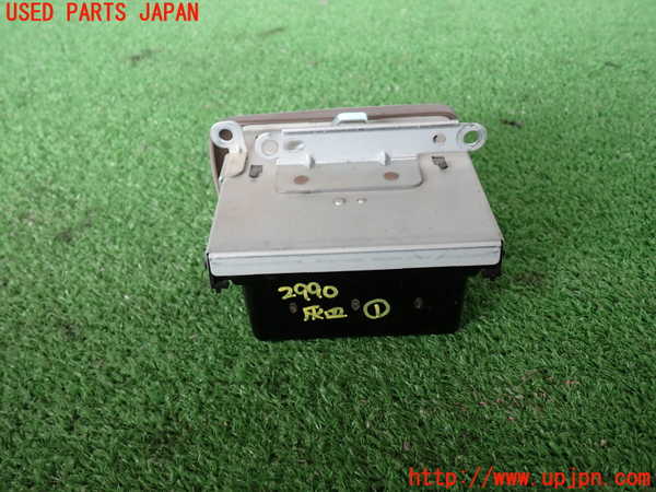 2UPJ-9229907821]ランクル100系(UZJ100W)灰皿1 中古_3
