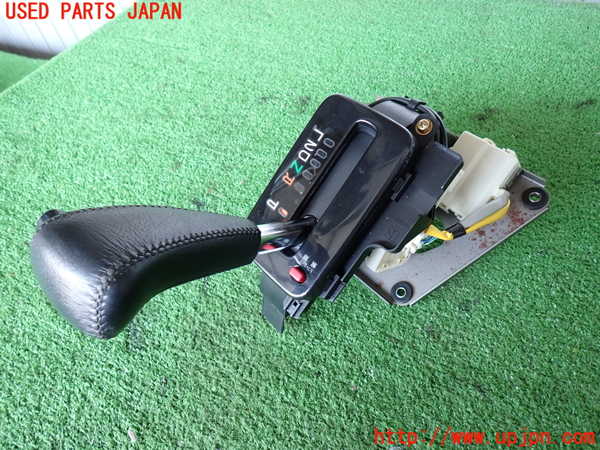 2UPJ-9229907555]ランクル100系(UZJ100W)ATシフトレバー 中古_3