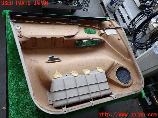 2UPJ-9229901234]ランクル100系(UZJ100W)右前ドア内張り 中古_5