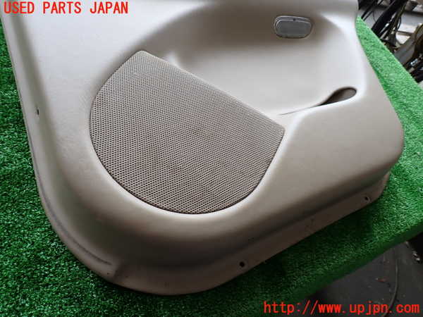 2UPJ-9229901294]ランクル100系(UZJ100W)右後ドア内張り 中古_2