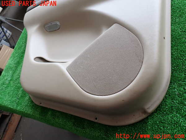 2UPJ-9229901324]ランクル100系(UZJ100W)左後ドア内張り 中古_2