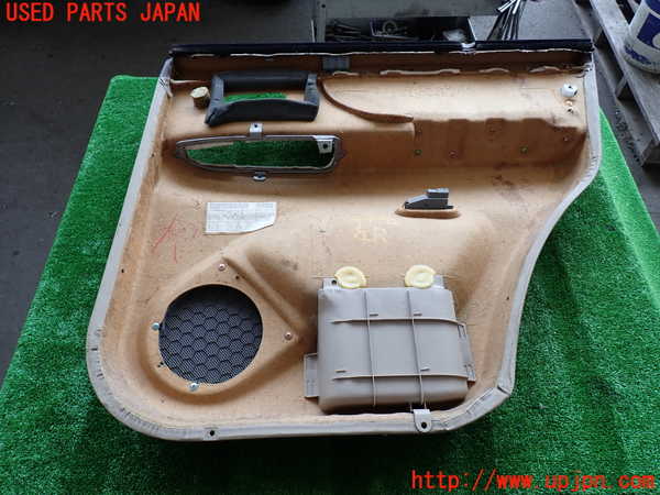 2UPJ-9229901324]ランクル100系(UZJ100W)左後ドア内張り 中古_5