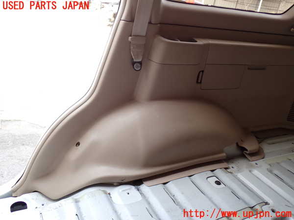 2UPJ-9229907675]ランクル100系(UZJ100W)右リアピラートリム 中古_3