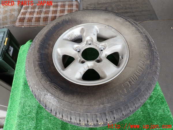 2UPJ-9229909601]ランクル100系(UZJ100W)スペアタイヤ1 275/70R16 中古_2