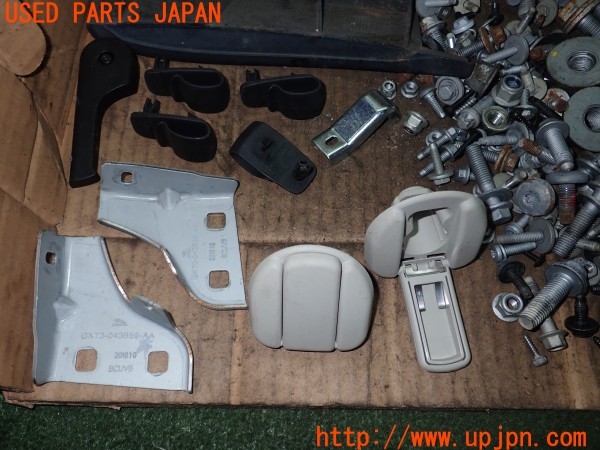 3UPJ=9229910720]ジャガー Fペイス(DC2NA X761)ネジ・ナット・ステー類 セット ジャンク_3