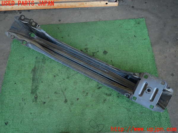2UPJ-9229911614]ジャガー・Fペイス(DC2NA)リアバンパーホースメント 中古_2