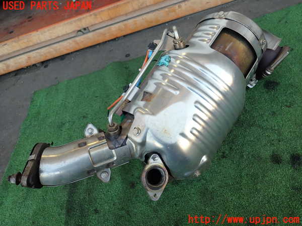 2UPJ-9229912661]ジャガー・Fペイス(DC2NA)触媒1 中古_2