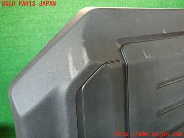 2UPJ-9229912160]ジャガー・Fペイス(DC2NA)エンジンアッパーカバー ジャンク品 中古_3
