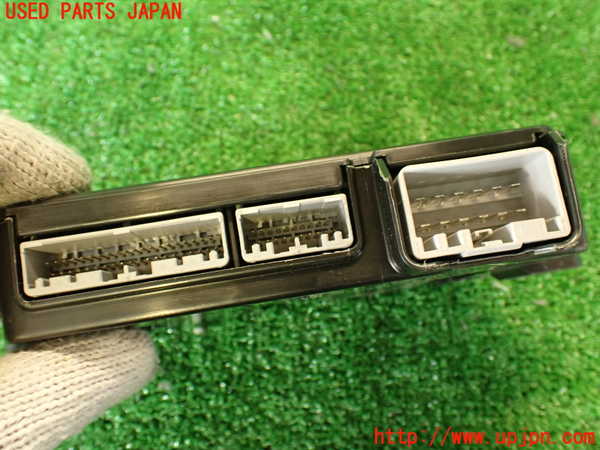 2UPJ-9229916146]ジャガー・Fペイス(DC2NA)コンピューター1 (FK72-19H44-BH) 中古_3