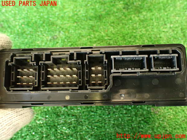 2UPJ-9229916147]ジャガー・Fペイス(DC2NA)コンピューター2 (HK8M-19H544-BF) 中古_3