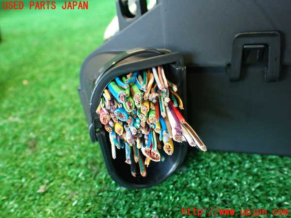 2UPJ-9229916743]ジャガー・Fペイス(DC2NA)ヒューズボックス3 中古_3