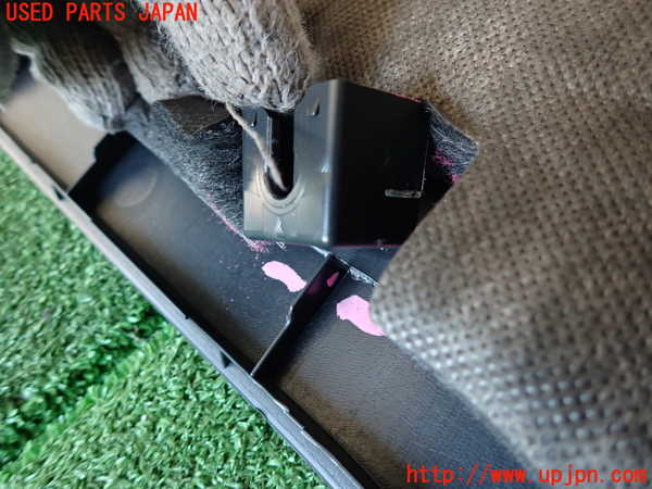 2UPJ-9229911578]ジャガー・Fペイス(DC2NA)バックドア内張り 中古_4