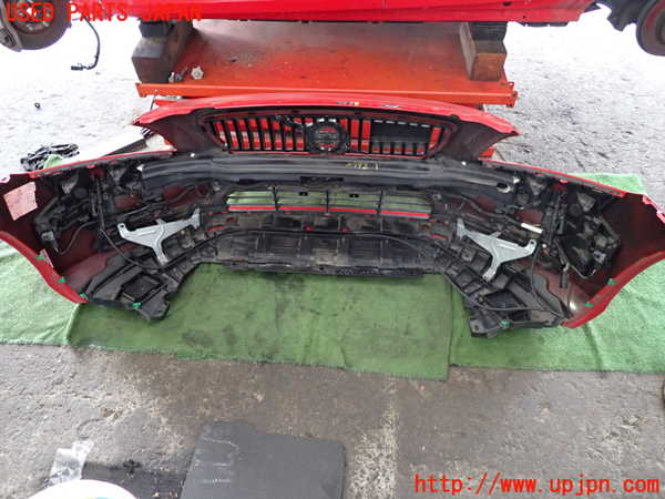 2UPJ-9229921010]ボルボ・V40(MD4204T)フロントバンパー 中古_5