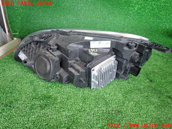 2UPJ-9229921130]ボルボ・V40(MD4204T)右ヘッドライト LED 中古_3