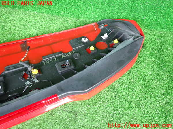 2UPJ-9229921520]ボルボ・V40(MD4204T)リアスポイラー 中古_2