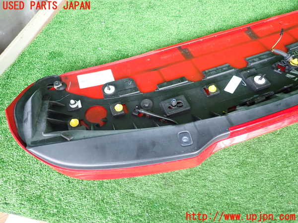 2UPJ-9229921520]ボルボ・V40(MD4204T)リアスポイラー 中古_3
