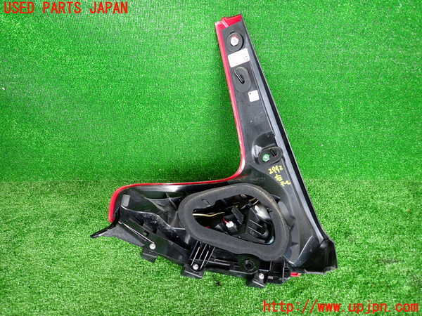 2UPJ-9229921530]ボルボ・V40(MD4204T)右テールランプ 中古_2