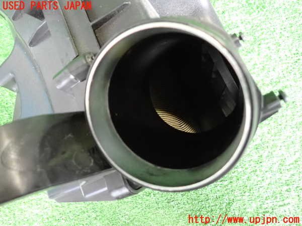 2UPJ-9229922560]ボルボ・V40(MD4204T)エアクリーナーボックス 中古_4