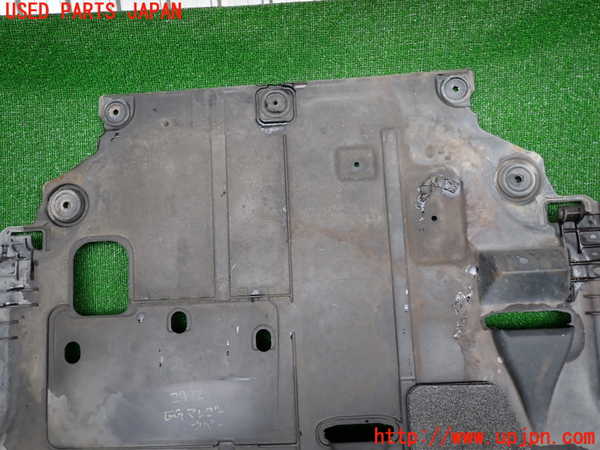 2UPJ-9229922170]ボルボ・V40(MD4204T)エンジンアンダーカバー 中古_3
