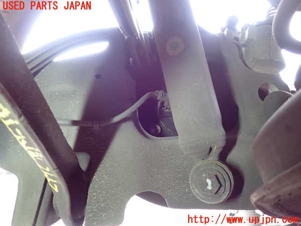 2UPJ-9229924300]ボルボ・V40(MD4204T)右リアナックルハブ 中古_2