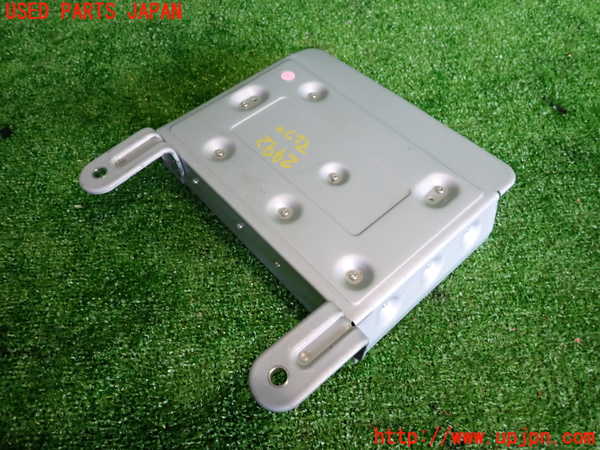 2UPJ-9229926525]ボルボ・V40(MD4204T)アンプ 中古_2