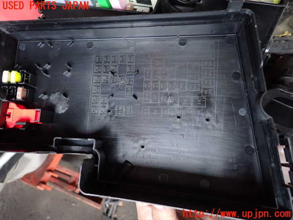 2UPJ-9229926741]ボルボ・V40(MD4204T)ヒューズボックス1 中古_3