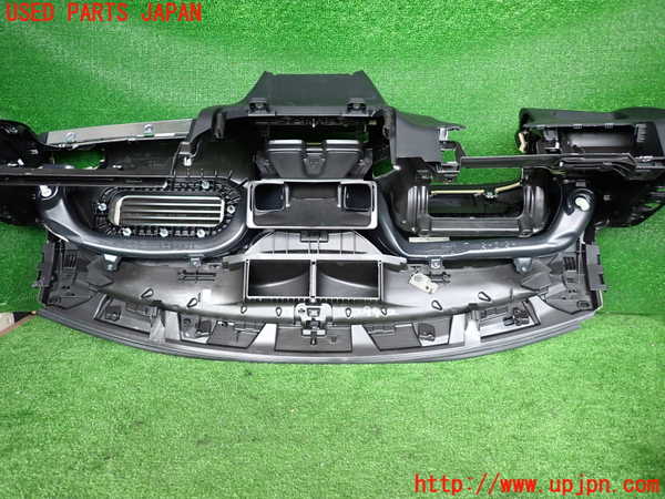2UPJ-9229927505]ボルボ・V40(MD4204T)ダッシュボード 中古_5