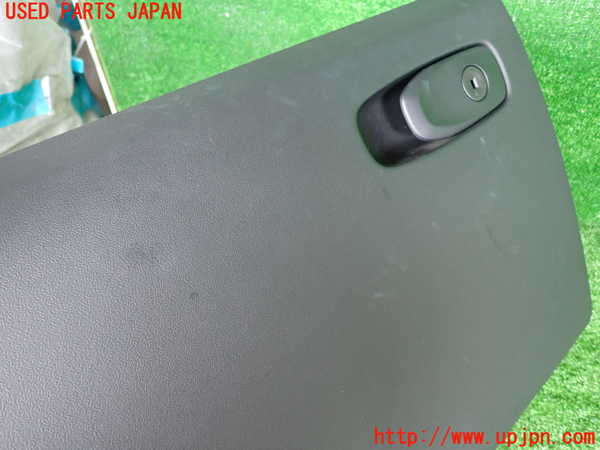 2UPJ-9229927516]ボルボ・V40(MD4204T)グローブボックス1 中古_5
