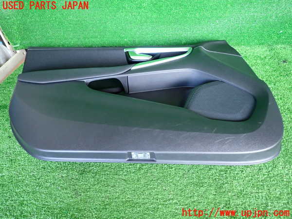 2UPJ-9229921264]ボルボ・V40(MD4204T)左前ドア内張り 中古_5