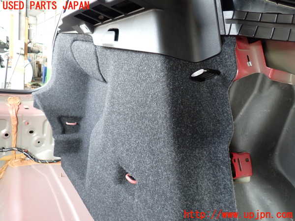 2UPJ-9229927680]ボルボ・V40(MD4204T)左リアピラートリム 中古_4
