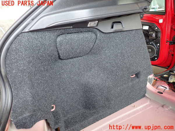 2UPJ-9229927680]ボルボ・V40(MD4204T)左リアピラートリム 中古_5