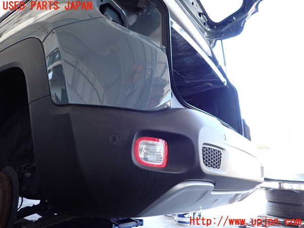 2UPJ-9229931610]ジープ・レネゲード(BU14)リアバンパー 中古_3