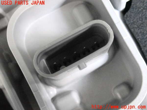 2UPJ-9229931530]ジープ・レネゲード(BU14)右テールランプ 中古_4