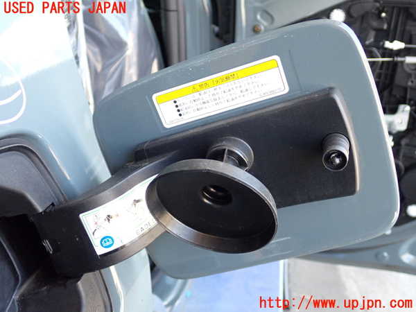 2UPJ-9229931690]ジープ・レネゲード(BU14)フューエルリッド 中古_2
